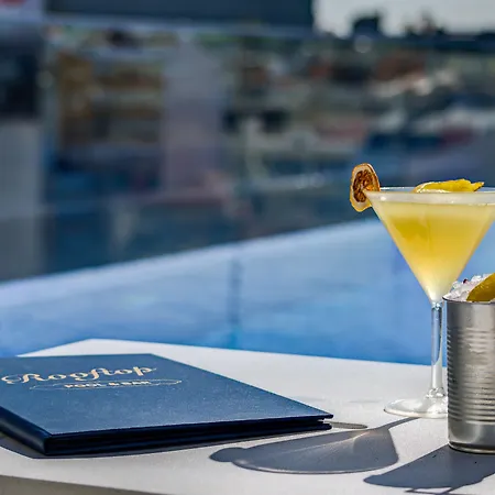 Jupiter - Rooftop & Hotell