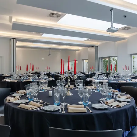 Jupiter - Rooftop & Hotel