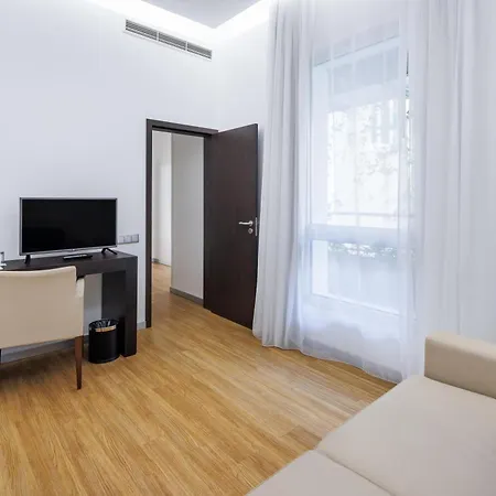 Jupiter - Rooftop & Hotell