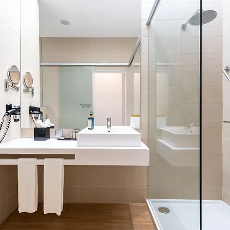 Jupiter - Rooftop & Hotel