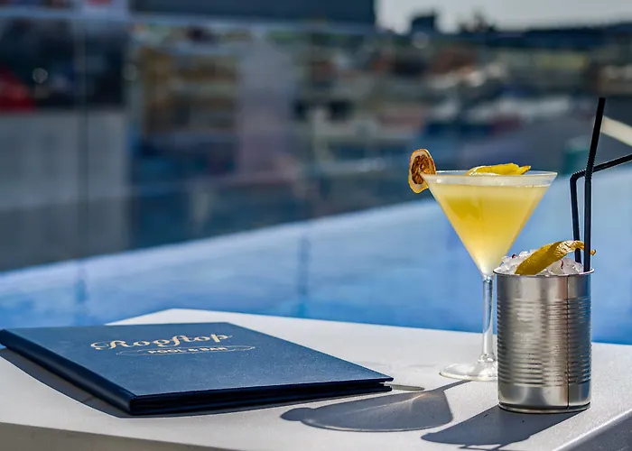 Jupiter - Rooftop & Hotel